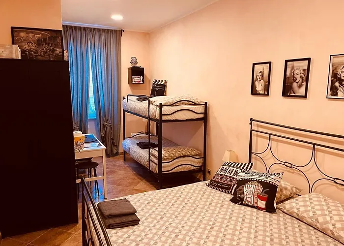 Casa Friends Lingotto Ospedali Metro SpeziaTurin Hotel